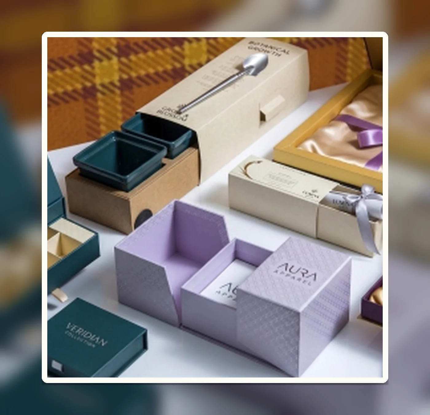Custom cosmetic packaging presentation